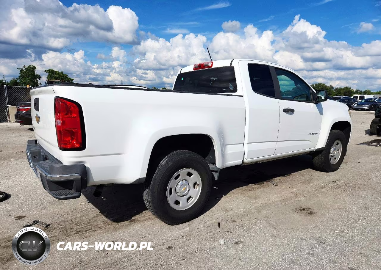 2017 Chevrolet Colorado VIN:1GCHSBEA5H1143512 - 3