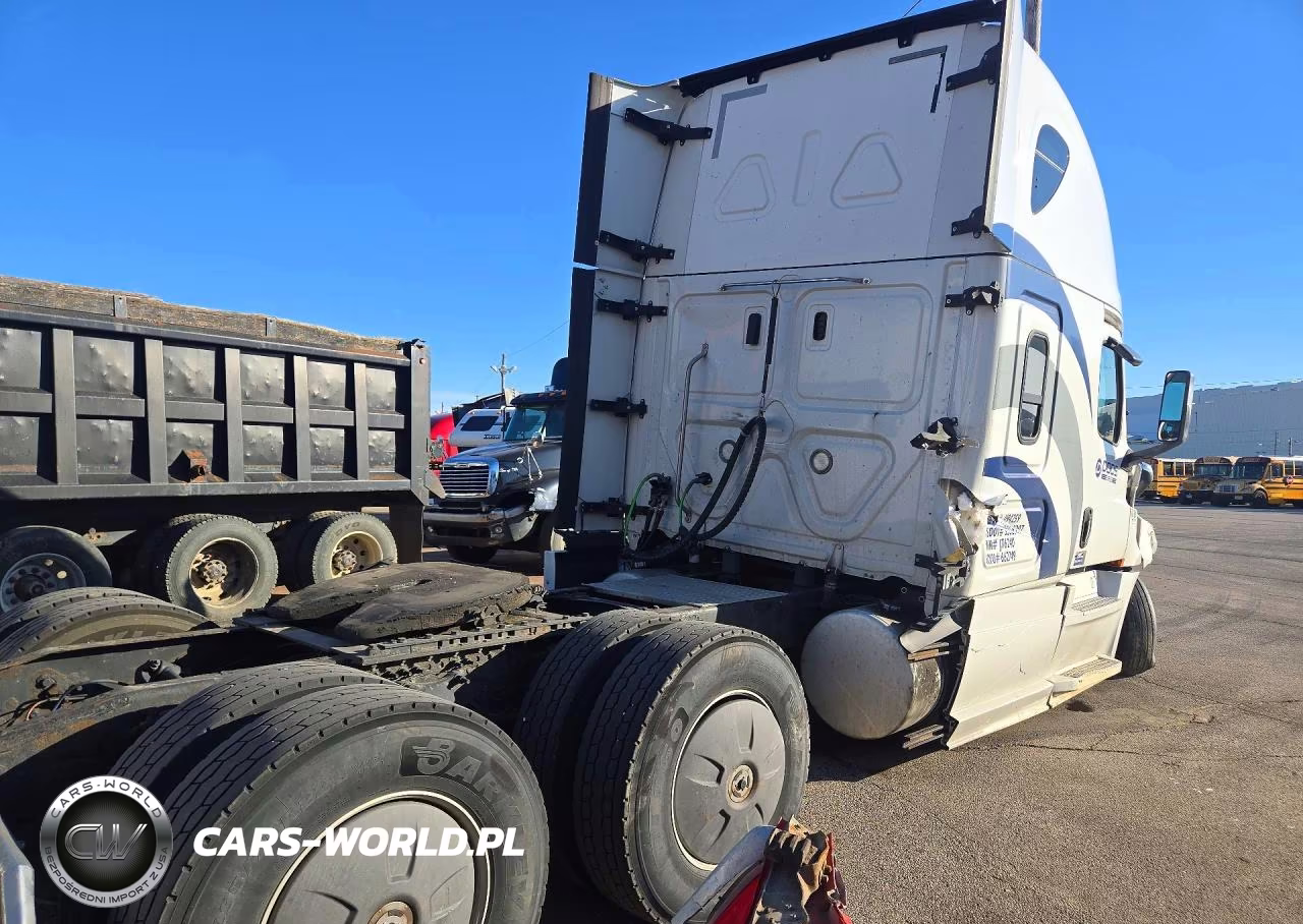 2018 Freightliner Cascadia 126 VIN:3AKJHHDR5JSJT6240 - 3