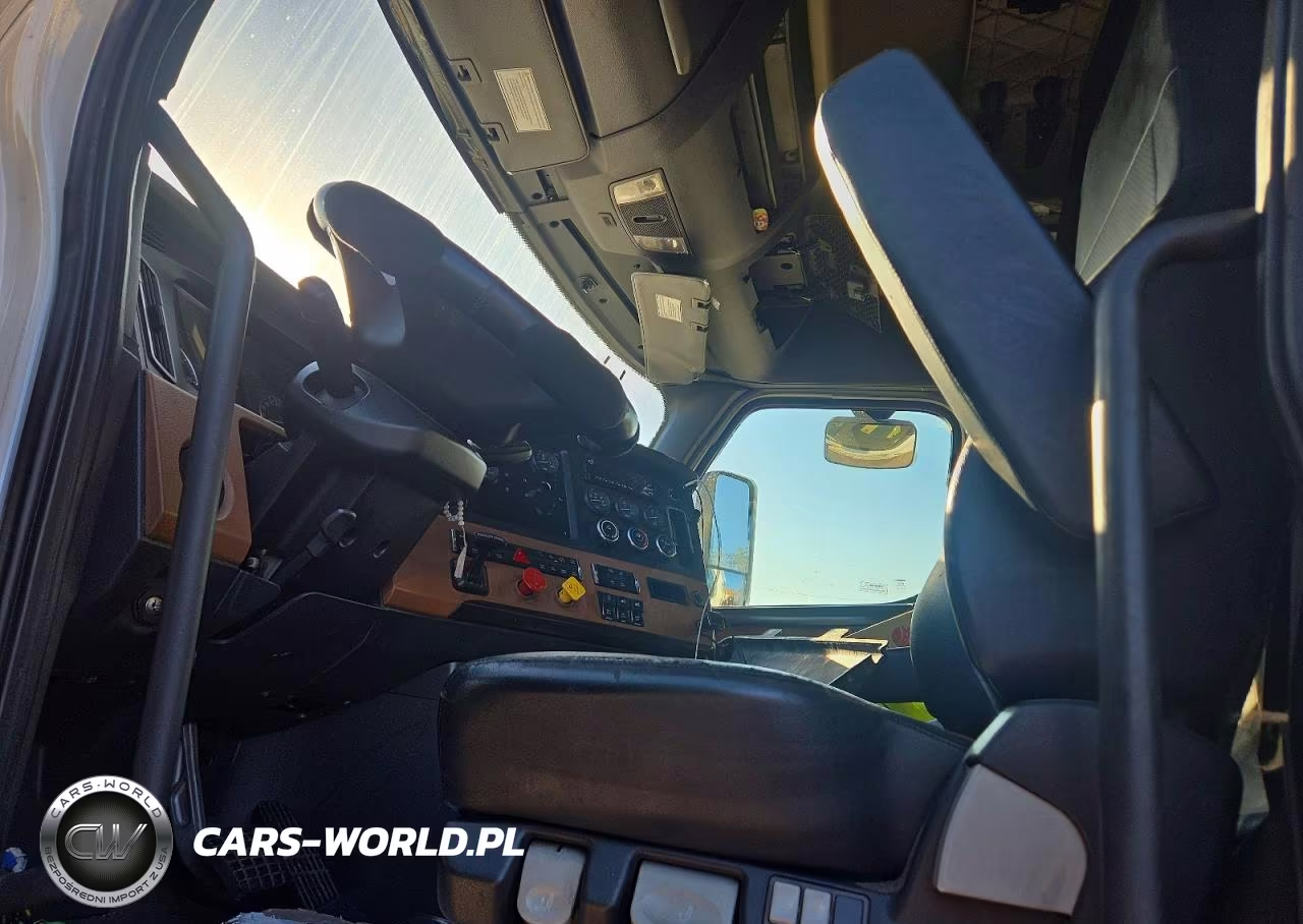 2018 Freightliner Cascadia 126 VIN:3AKJHHDR5JSJT6240 - 7