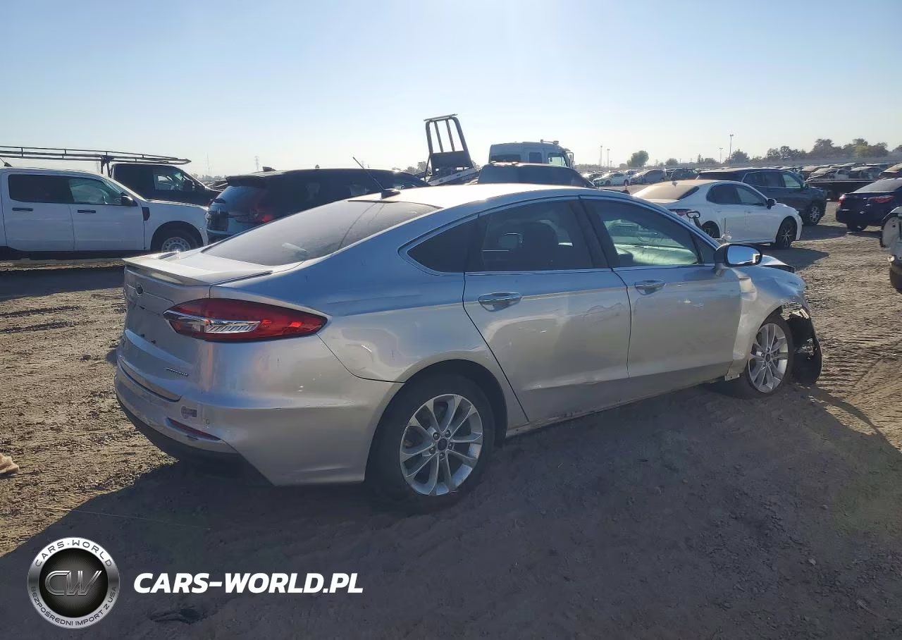 2019 Ford Fusion Titanium VIN:3FA6P0SU8KR104055 - 3