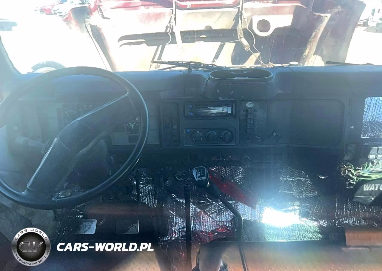 1998 International 4700 VIN:1HTSCABM9WH555080 - 9