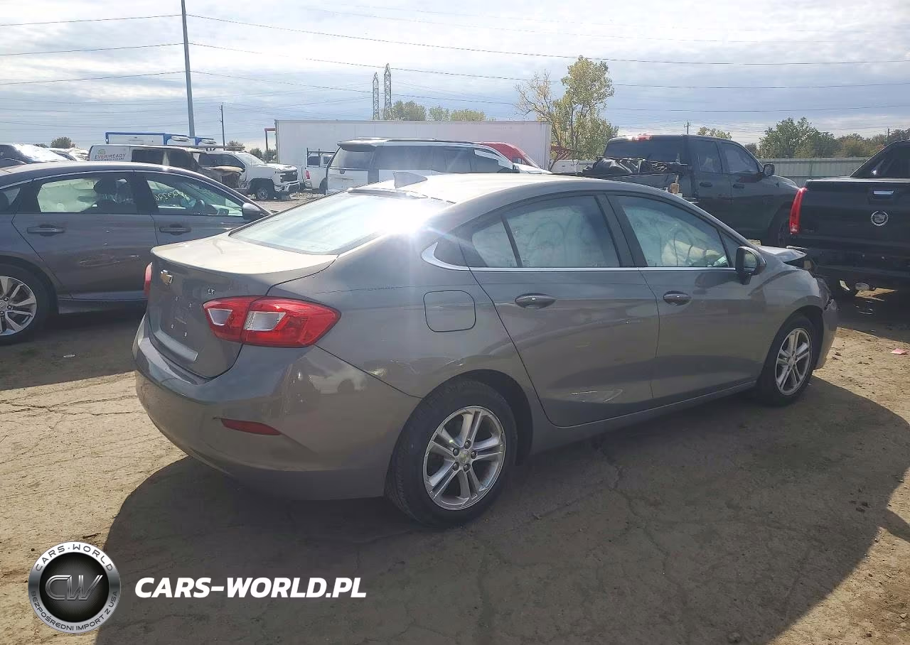 2017 Chevrolet Cruze Lt VIN:1G1BE5SM6H7151900 - 3