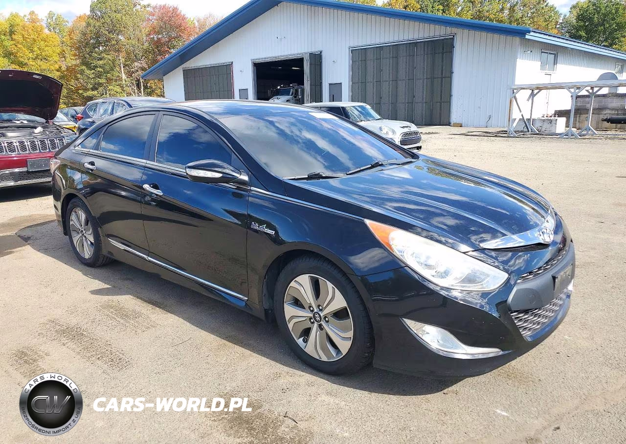 2013 Hyundai Sonata Hybrid VIN:KMHEC4A43DA101826 - 4