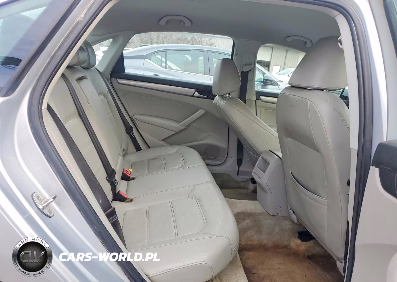 2015 Volkswagen Passat S VIN:1VWAT7A33FC087779 - 10