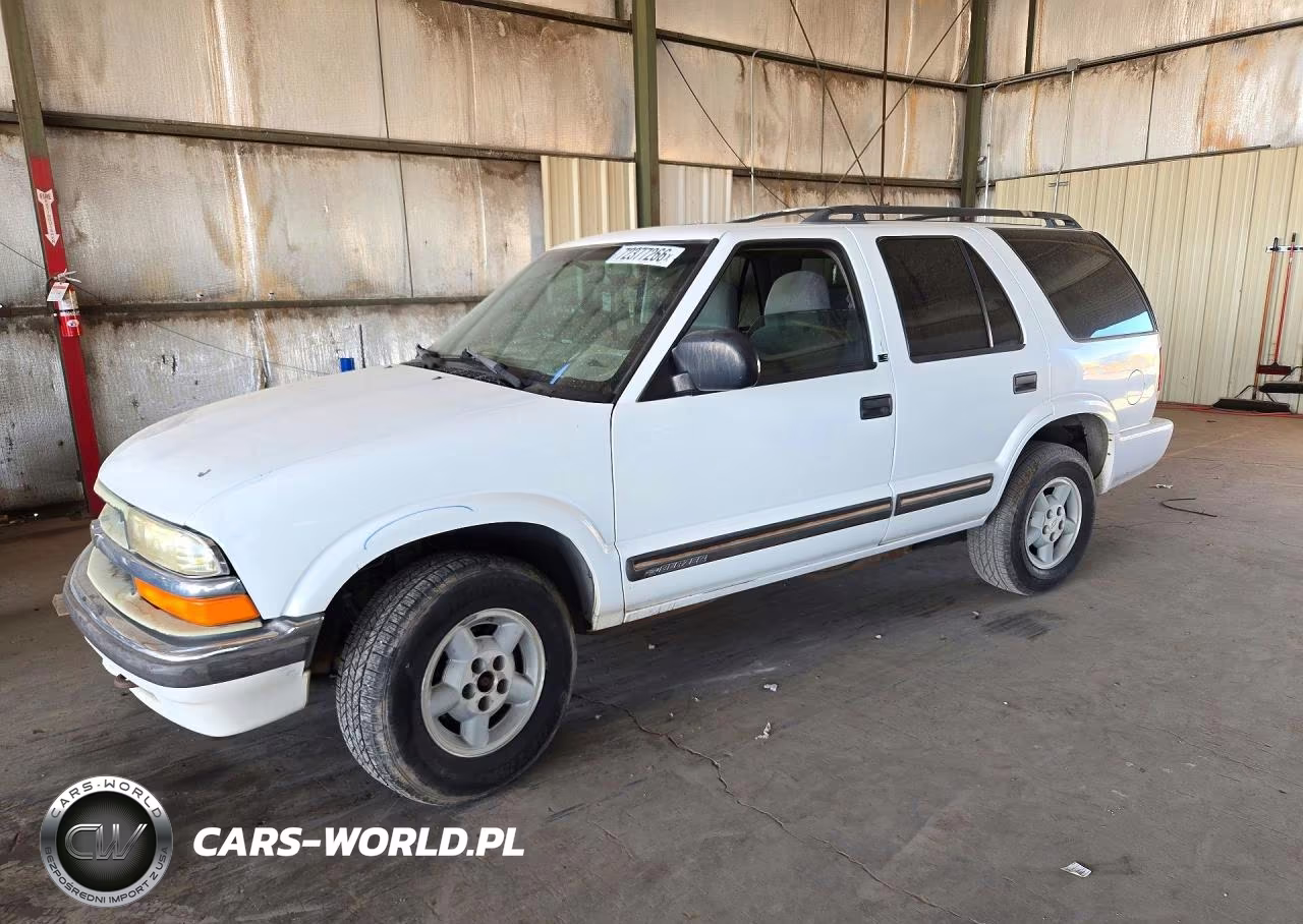 2001 Chevrolet Blazer VIN:1GNDT13W612228421 - 1