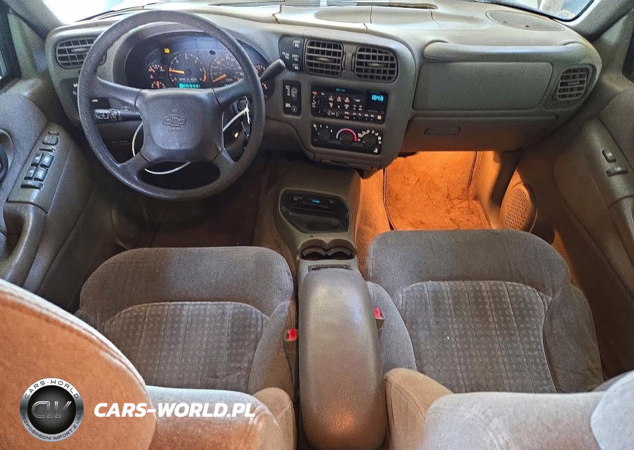 2001 Chevrolet Blazer VIN:1GNDT13W612228421 - 8
