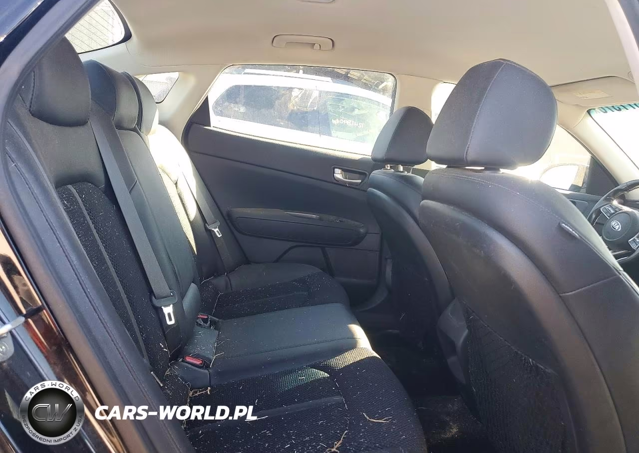 2019 Kia Optima S VIN:5XXGT4L3XKG333441 - 10