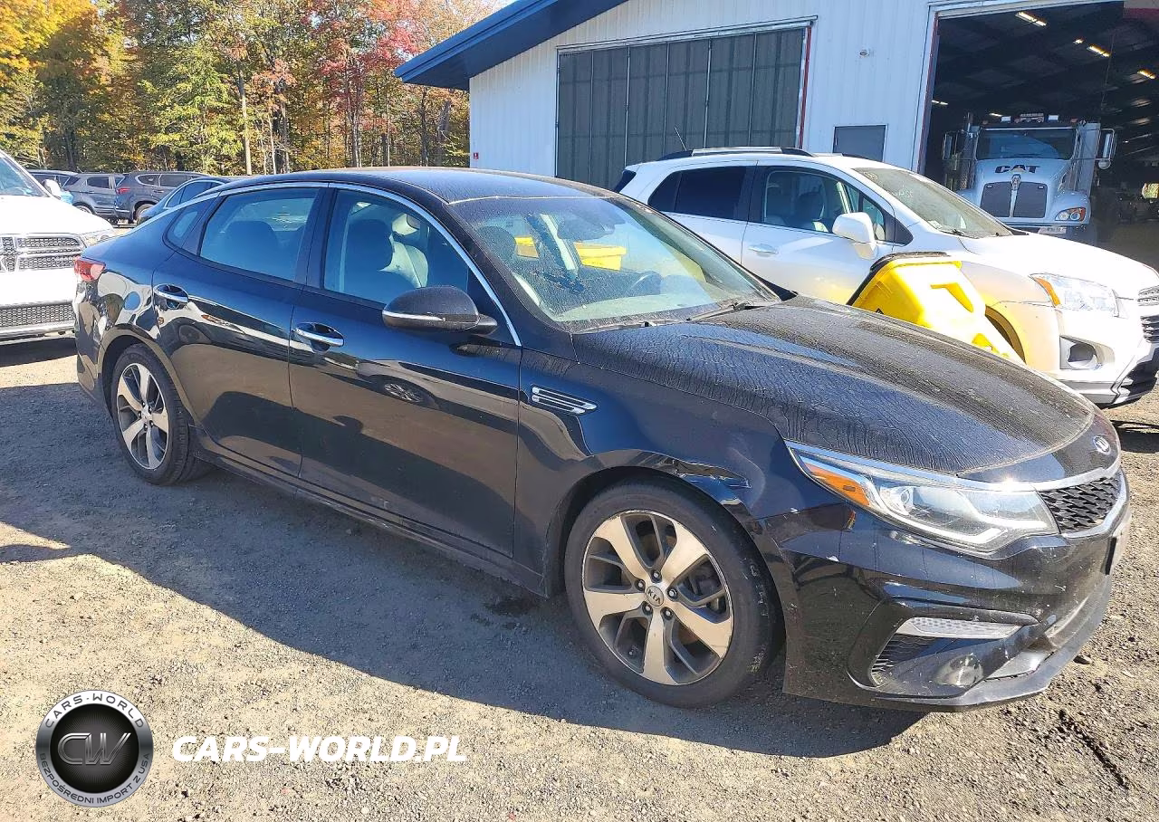 2019 Kia Optima S VIN:5XXGT4L3XKG333441 - 4