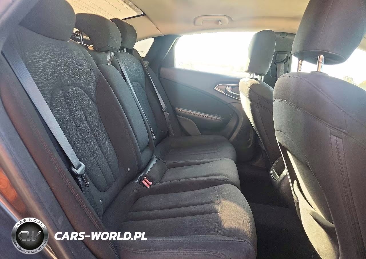 2015 Chrysler 200 Limited VIN:1C3CCCAB6FN671324 - 10
