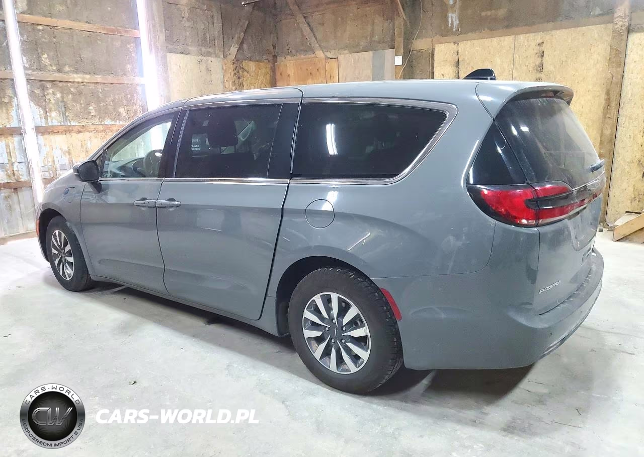 2023 Chrysler Pacifica Hybrid Touring L VIN:2C4RC1L79PR618057 - 2