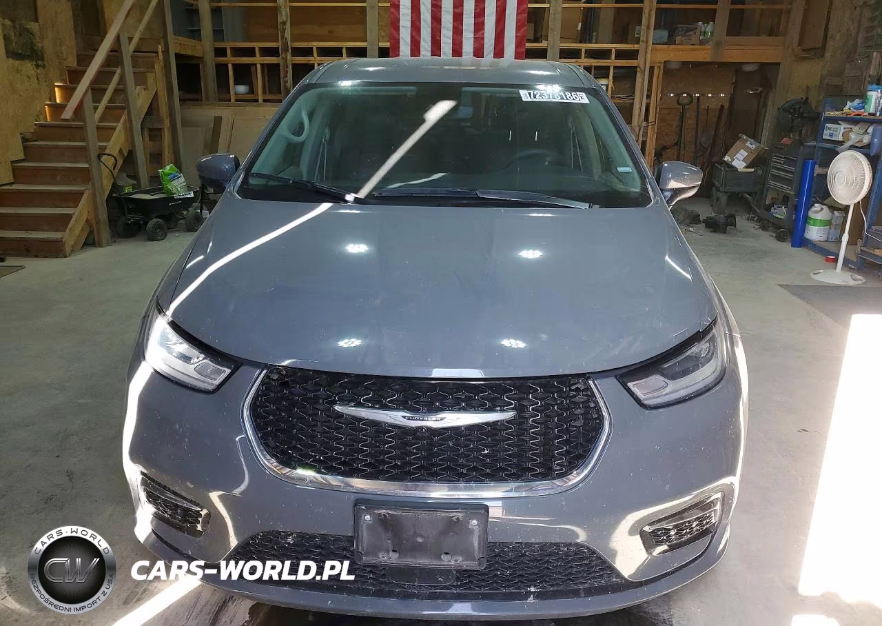 2023 Chrysler Pacifica Hybrid Touring L VIN:2C4RC1L79PR618057 - 5