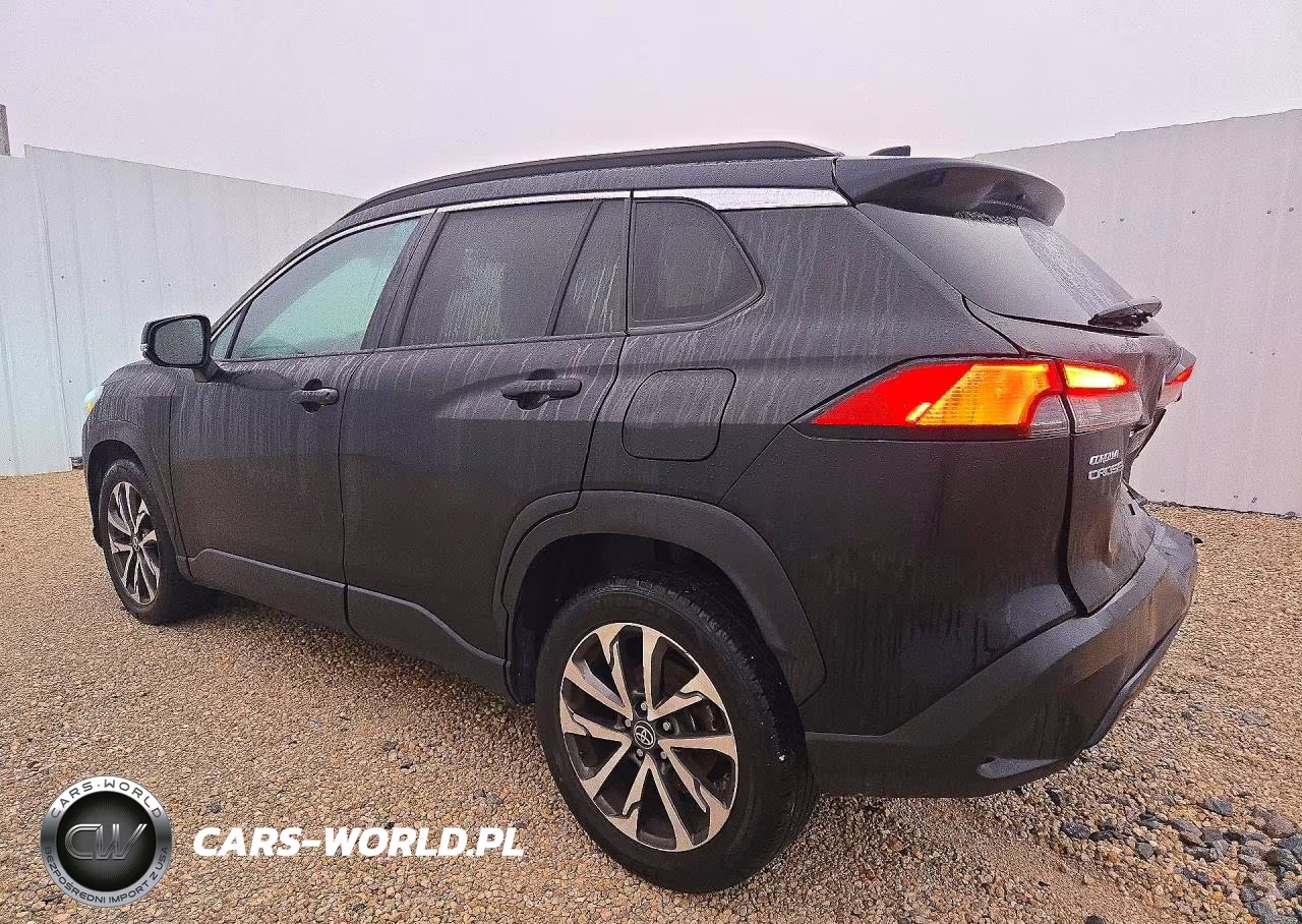 2022 Toyota Corolla Cross Xle VIN:7MUEAABG3NV037234 - 2