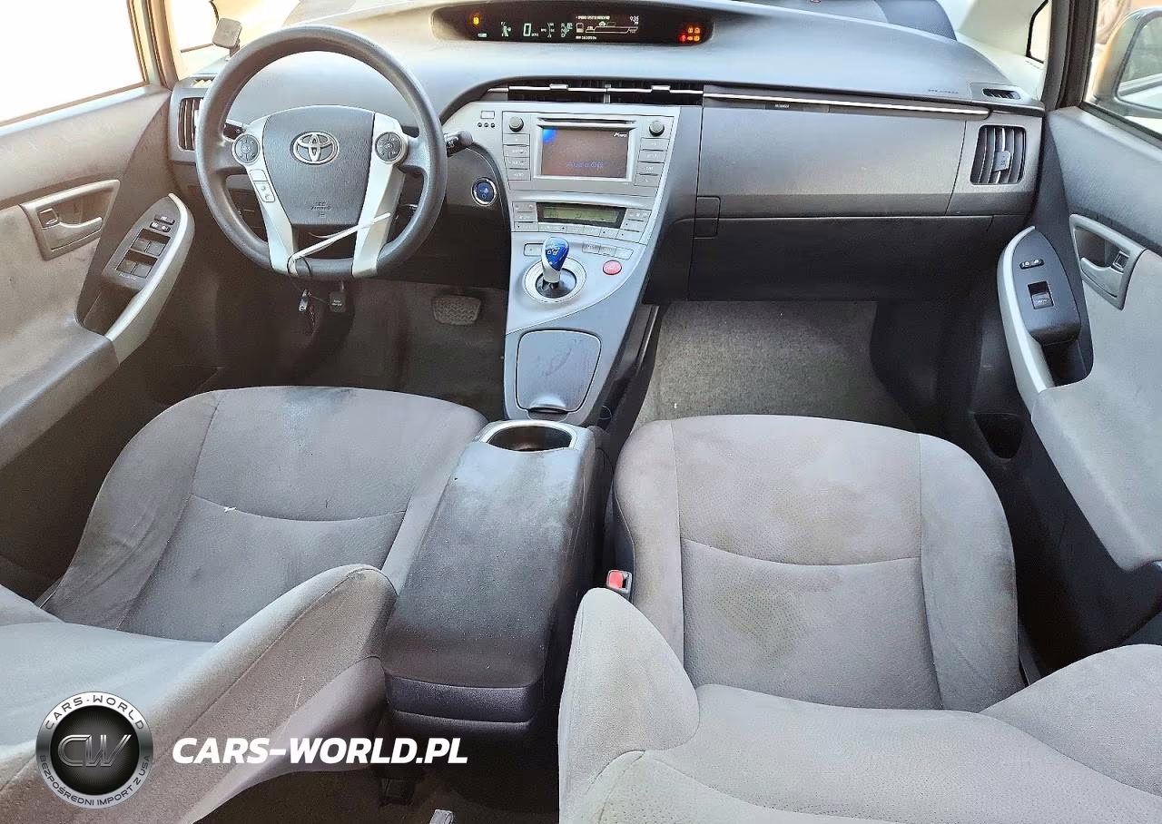 2015 Toyota Prius Two VIN:JTDKN3DUXF1897789 - 8