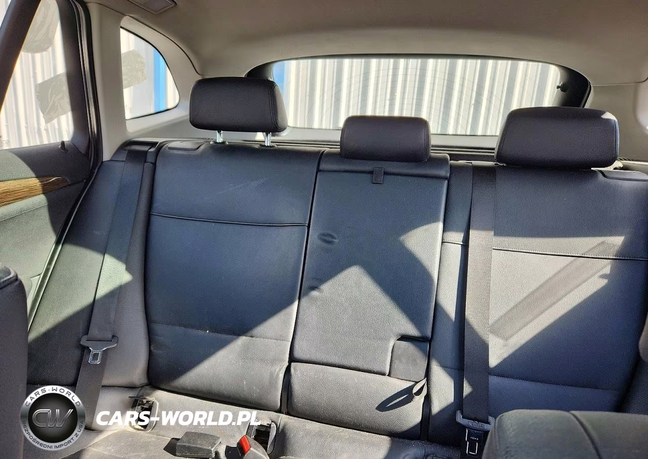 2014 BMW X1 xDrive28I VIN:WBAVL1C58EVY13524 - 10