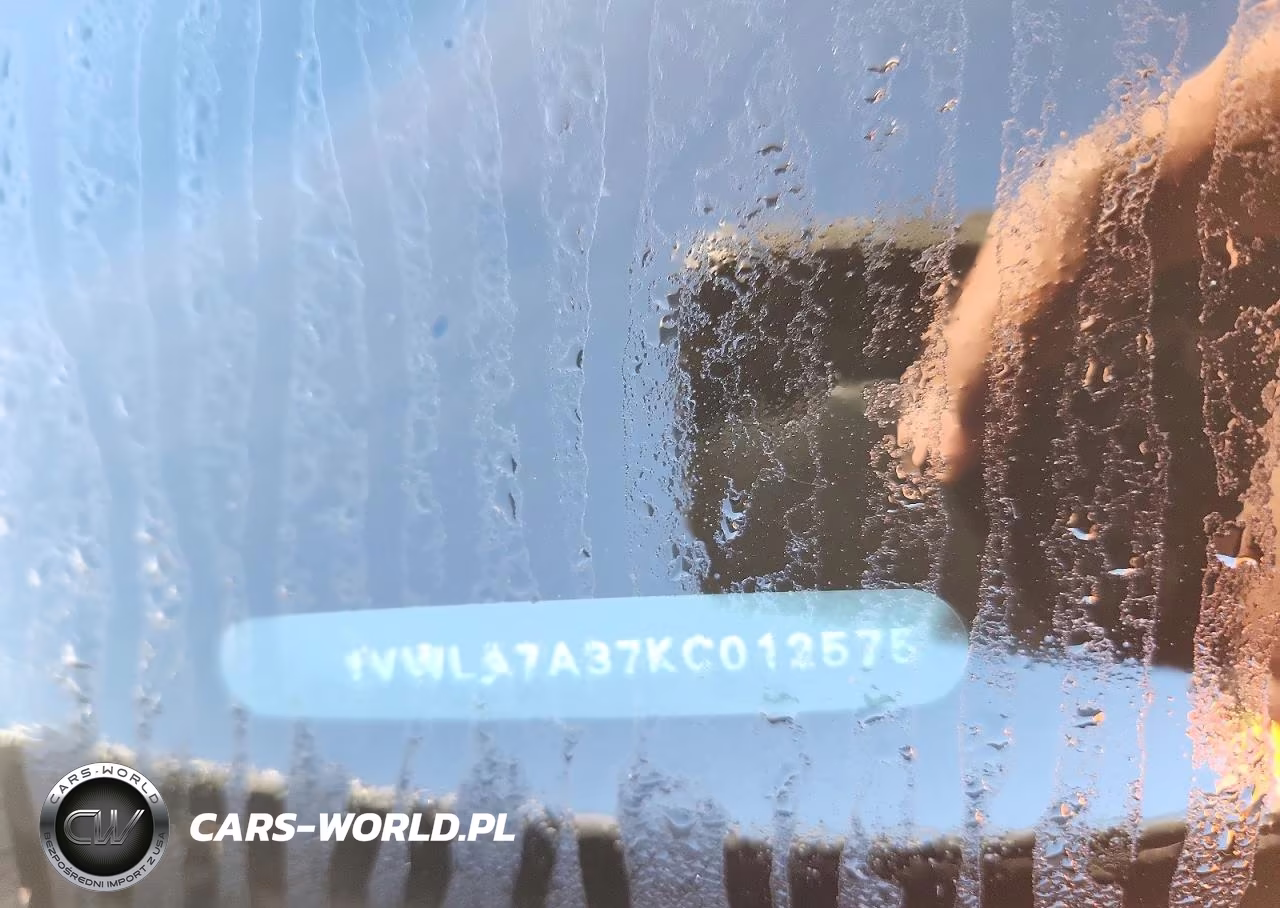 2019 Volkswagen Passat Wolfsburg VIN:1VWLA7A37KC012575 - 13