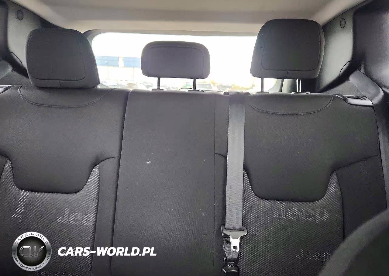 2016 Jeep Renegade Latitude VIN:ZACCJABT2GPC44356 - 10