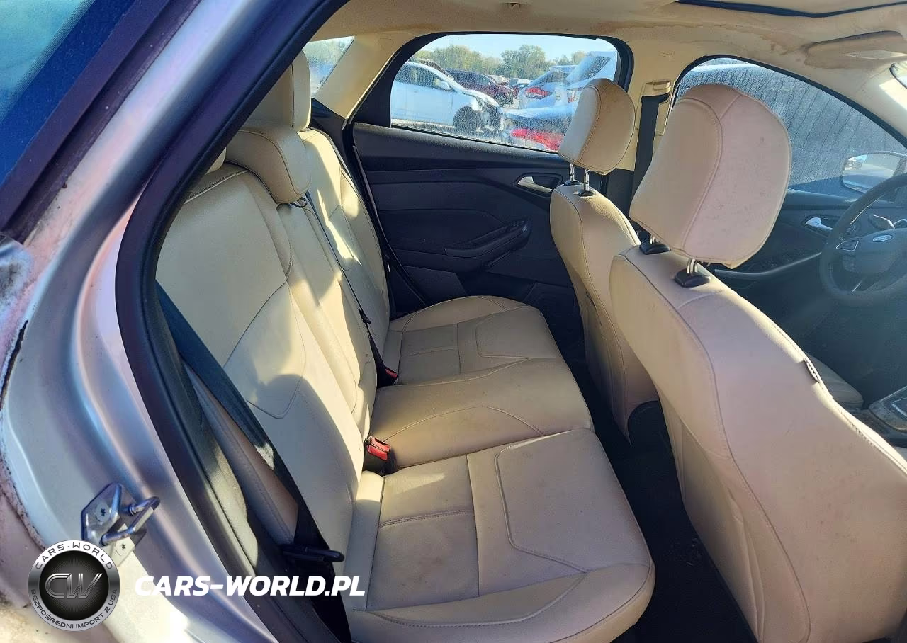2017 Ford Focus Titanium VIN:1FADP3N28HL287595 - 10