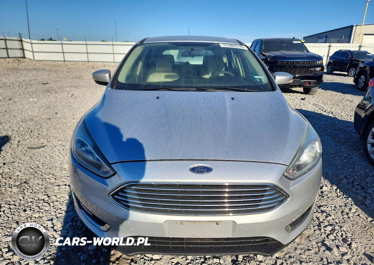 2017 Ford Focus Titanium VIN:1FADP3N28HL287595 - 5