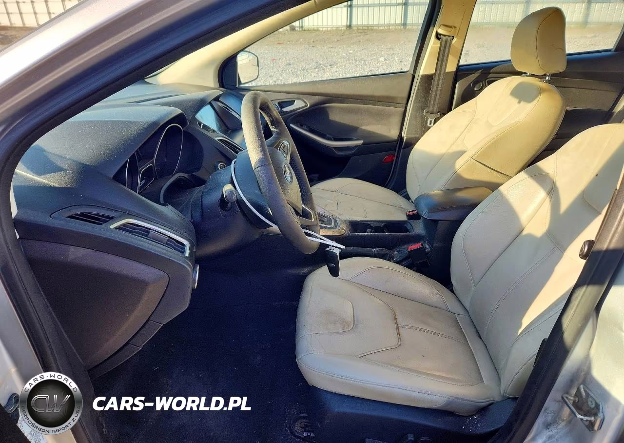 2017 Ford Focus Titanium VIN:1FADP3N28HL287595 - 7
