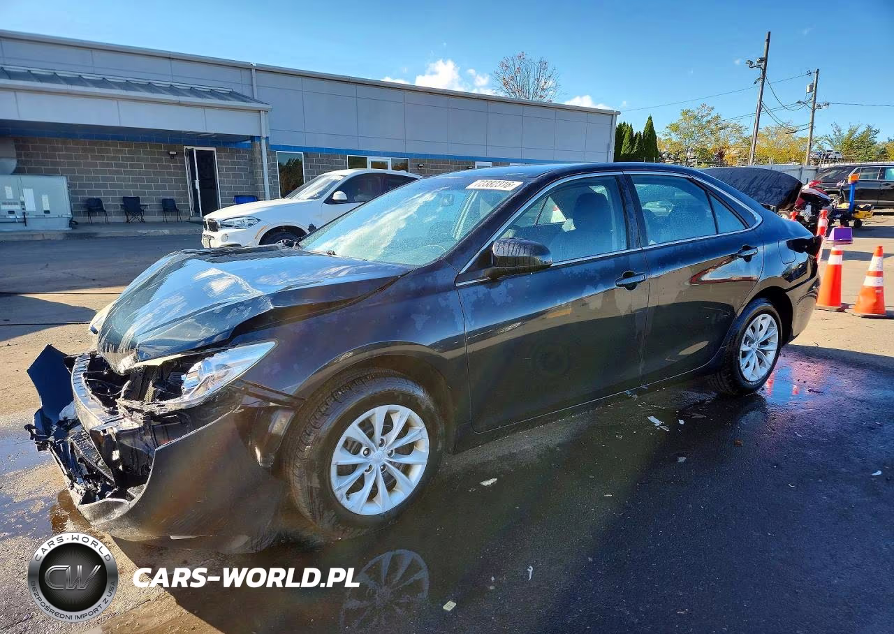 2015 Toyota Camry Le VIN:4T4BF1FK2FR512805 - 1