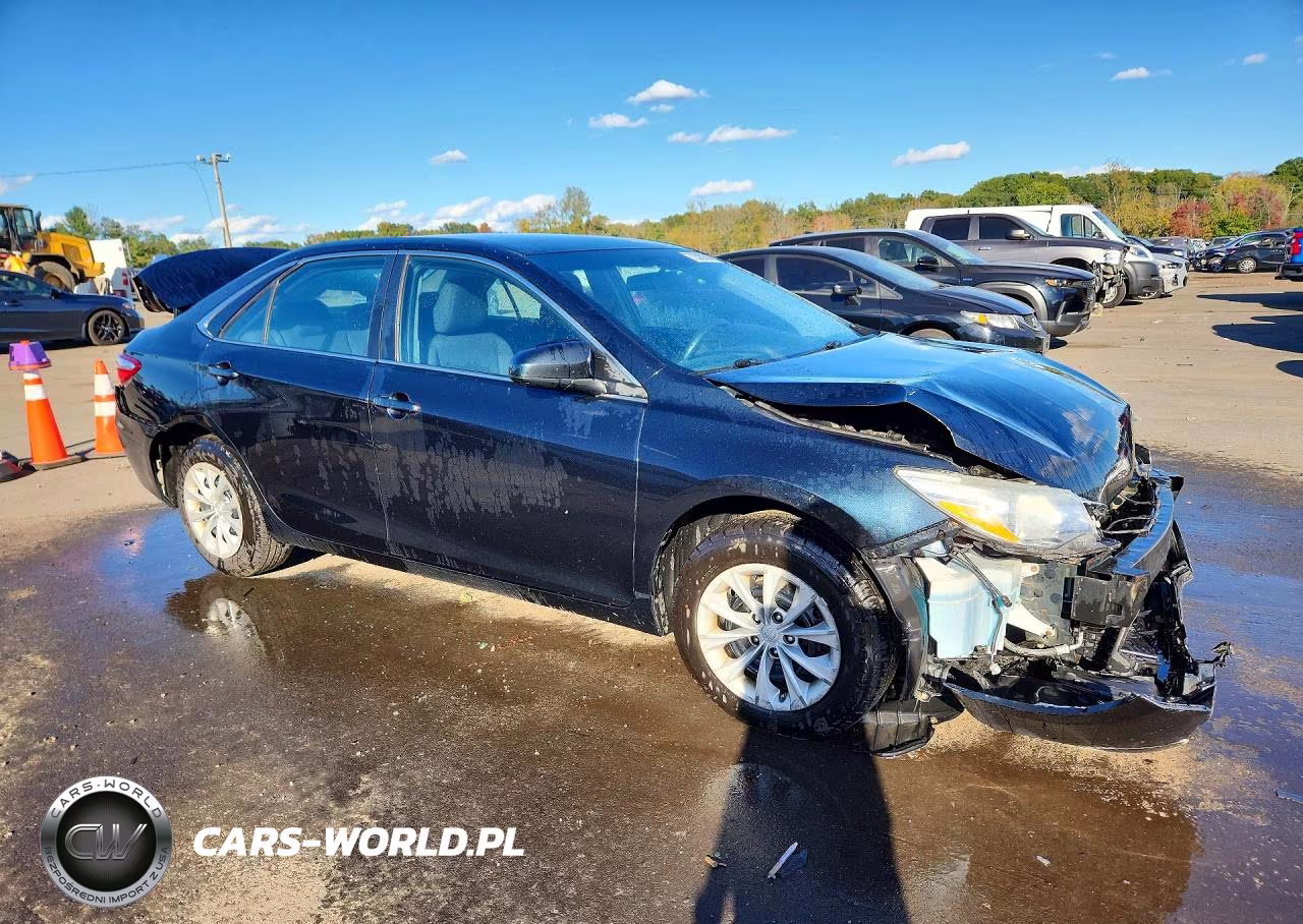 2015 Toyota Camry Le VIN:4T4BF1FK2FR512805 - 4