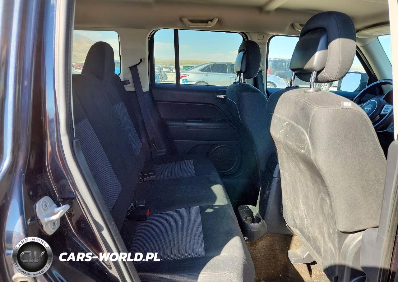2014 Jeep Patriot Latitude VIN:1C4NJRFB2ED532317 - 10