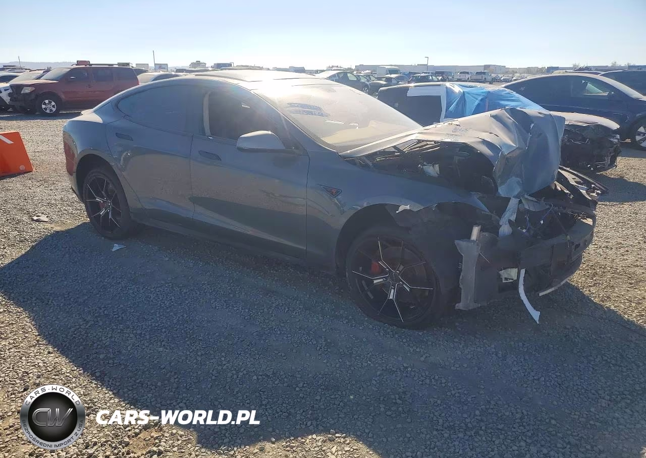 2013 Tesla Model S VIN:5YJSA1CP6DFP06921 - 4