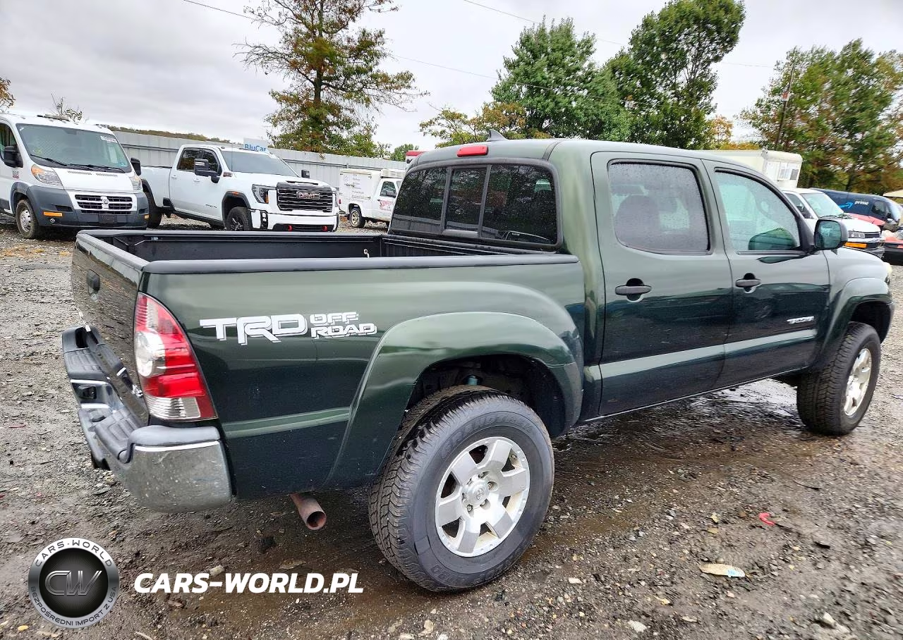 2014 Toyota Tacoma V6 VIN:3TMLU4EN8EM145871 - 3