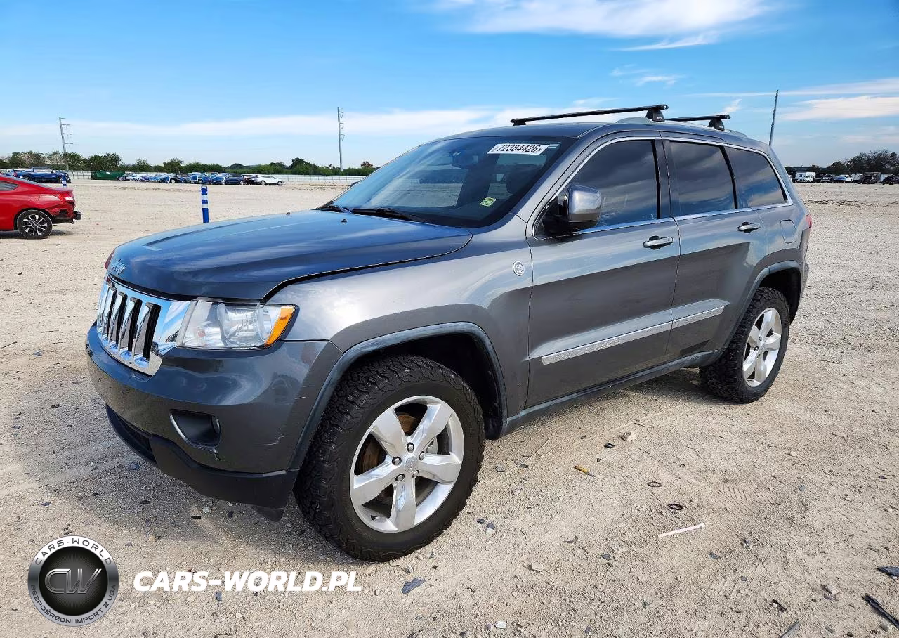 2011 Jeep Grand Cherokee Laredo VIN:1J4RR4GT8BC670332 - 1