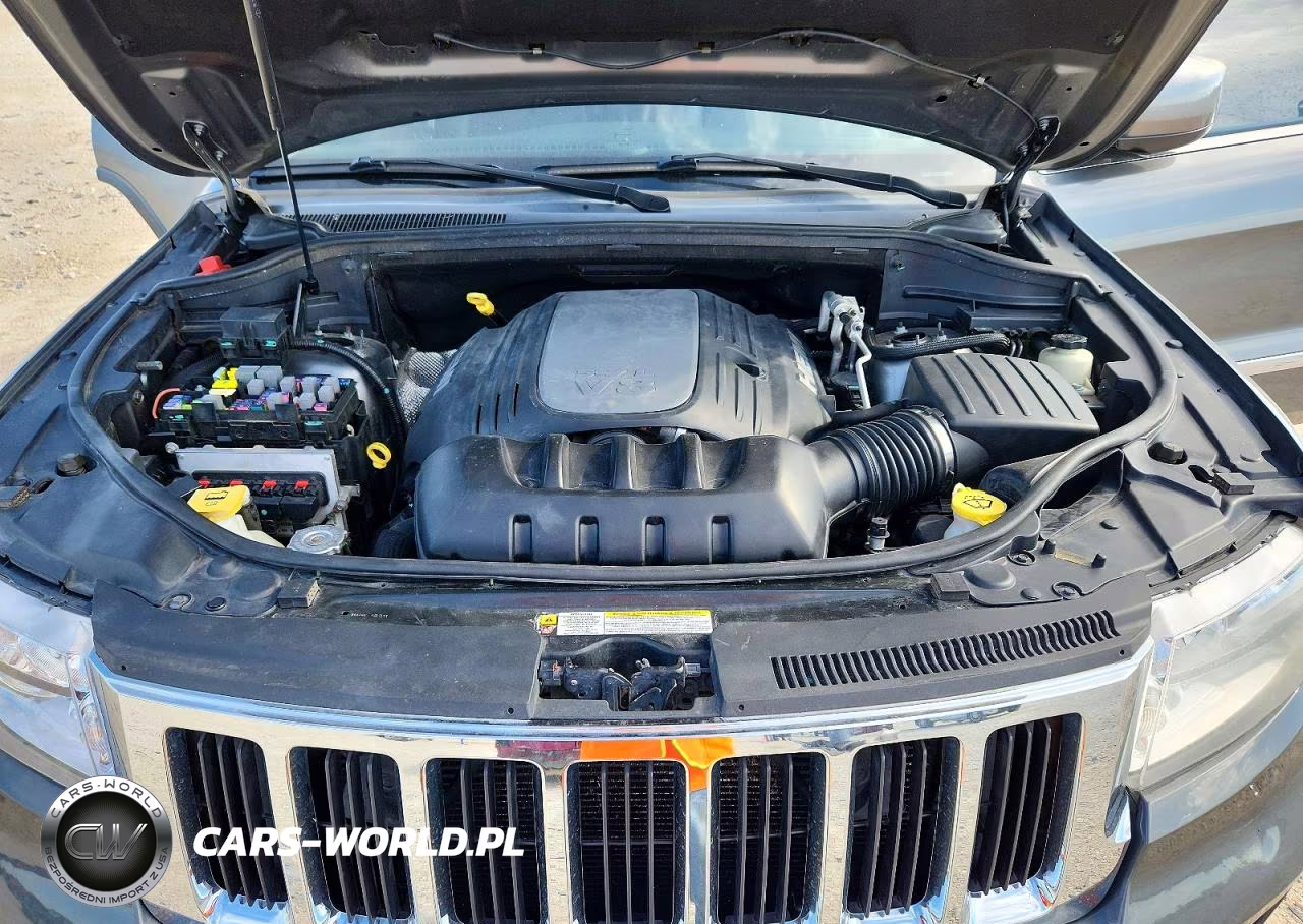 2011 Jeep Grand Cherokee Laredo VIN:1J4RR4GT8BC670332 - 12