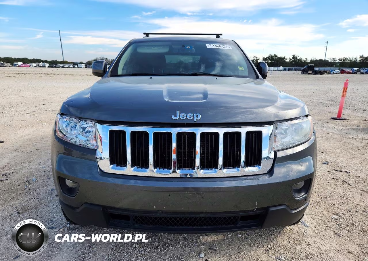 2011 Jeep Grand Cherokee Laredo VIN:1J4RR4GT8BC670332 - 5
