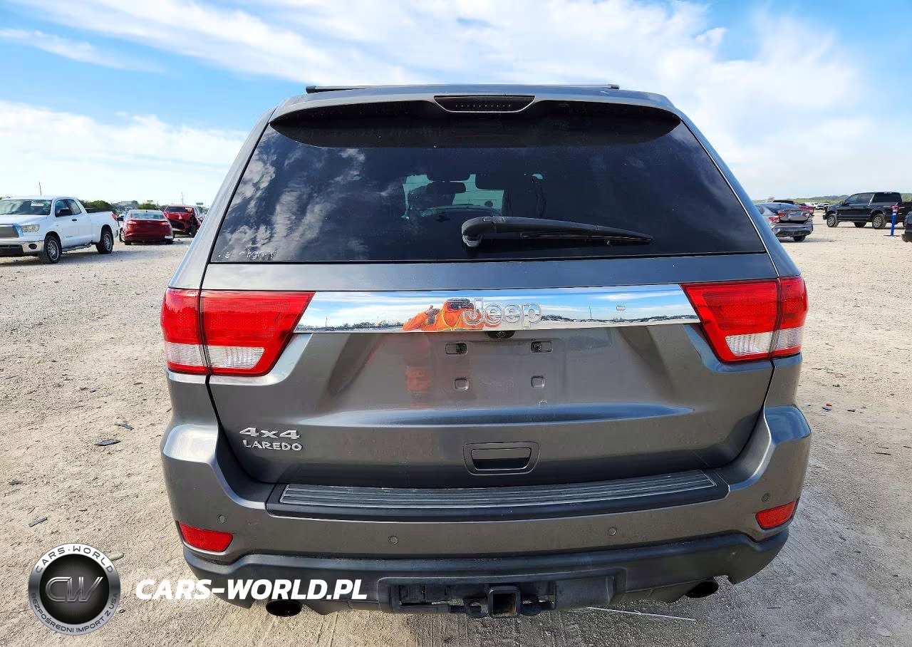 2011 Jeep Grand Cherokee Laredo VIN:1J4RR4GT8BC670332 - 6