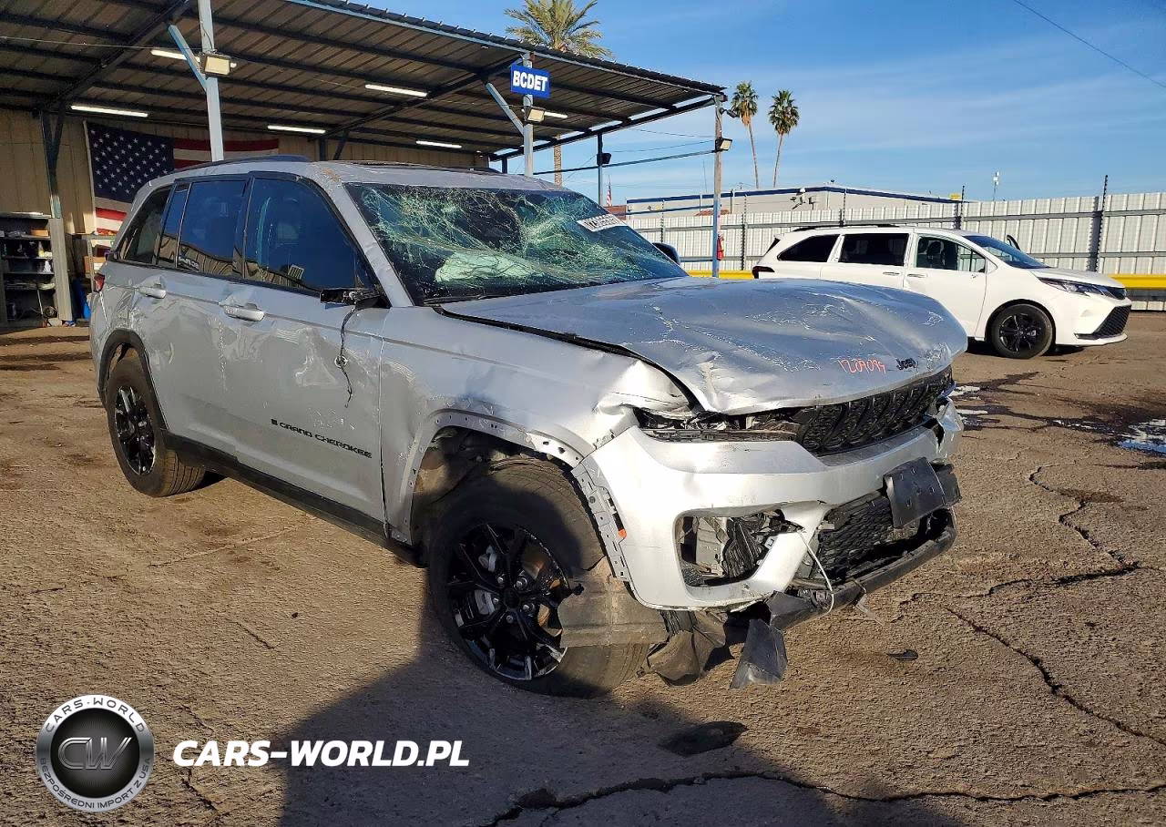 2025 Jeep Grand Cherokee Laredo VIN:1C4RJHAG3SC297314 - 4