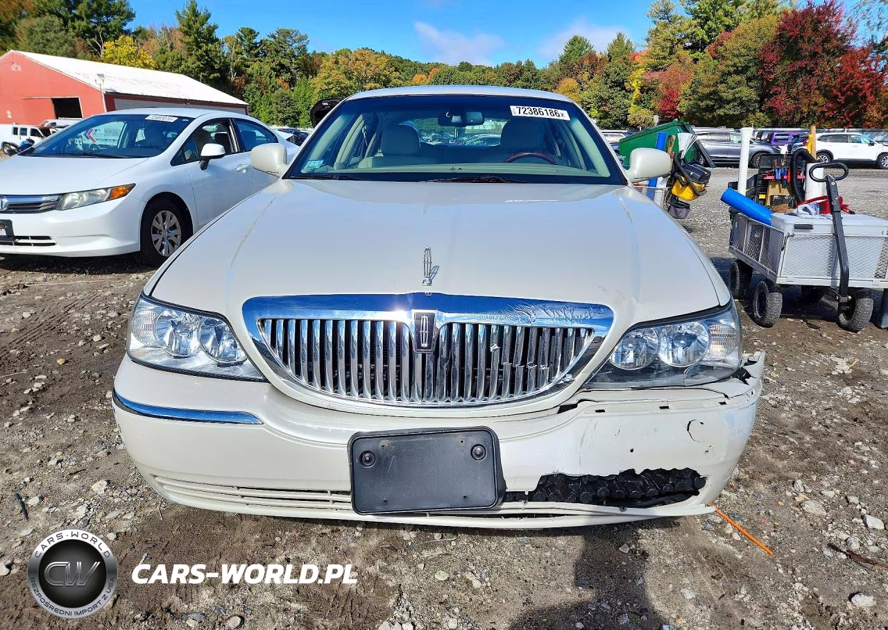 2007 Lincoln Town Car Signature Limited VIN:1LNHM82W47Y611101 - 5