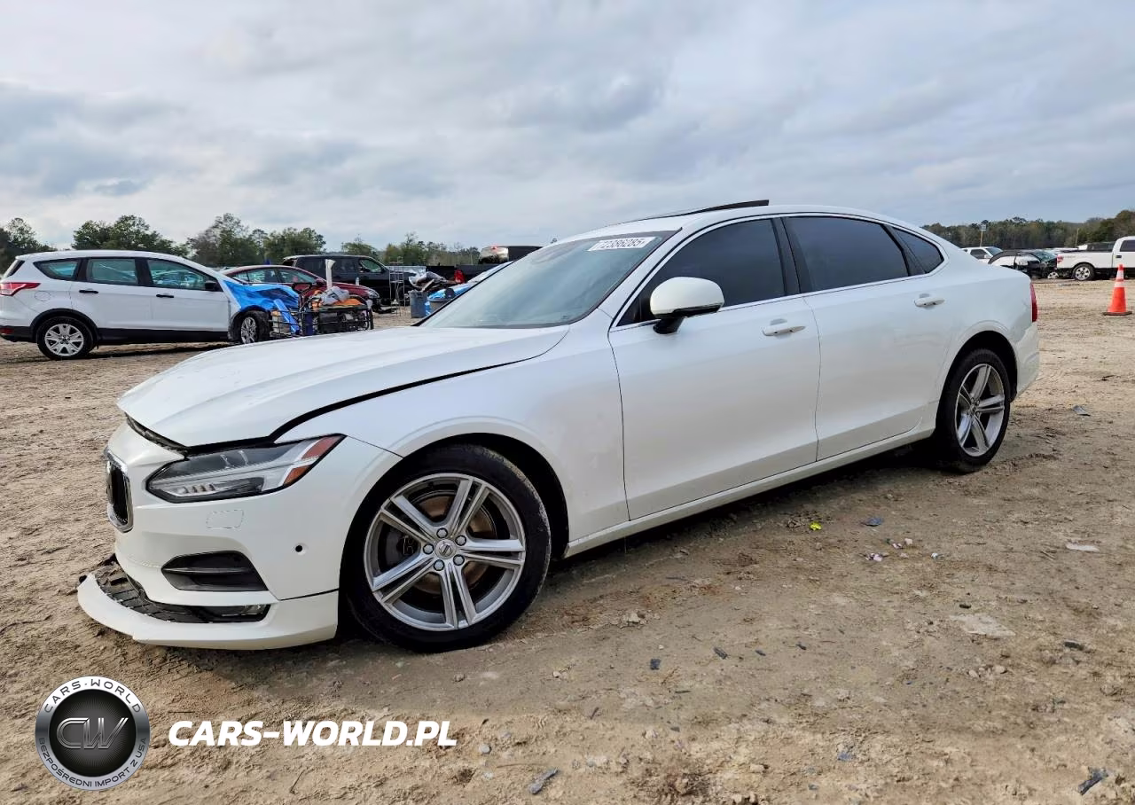 2018 Volvo S90 T5 Momentum