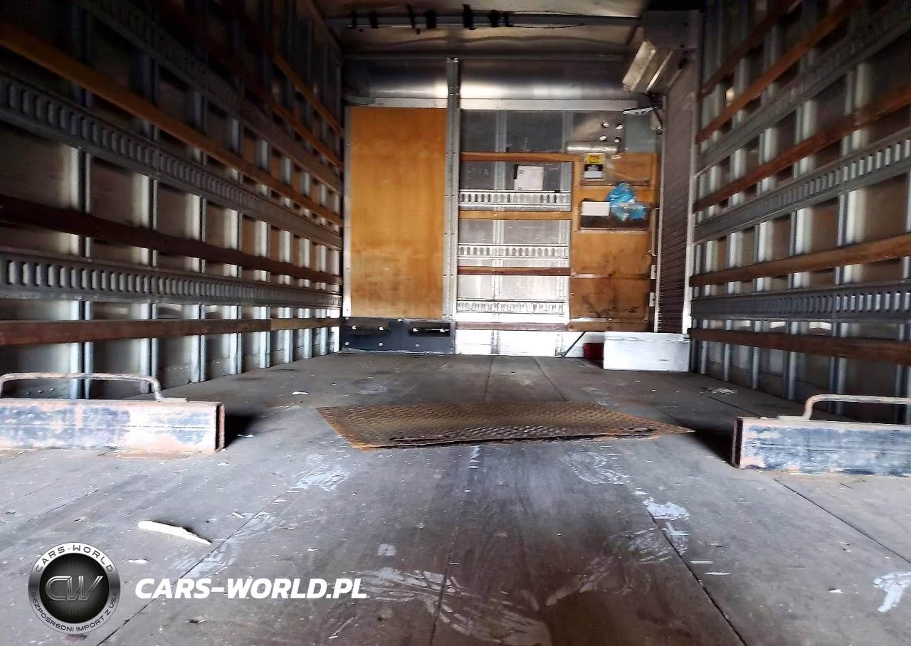 2017 Hino 195 Box Truck VIN:JHHSDM2H8HK005726 - 10
