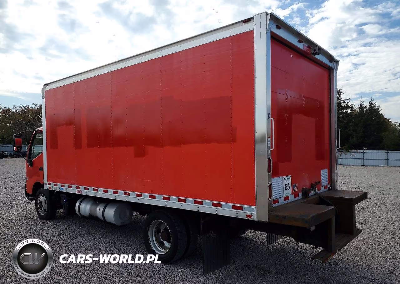 2017 Hino 195 Box Truck VIN:JHHSDM2H8HK005726 - 2