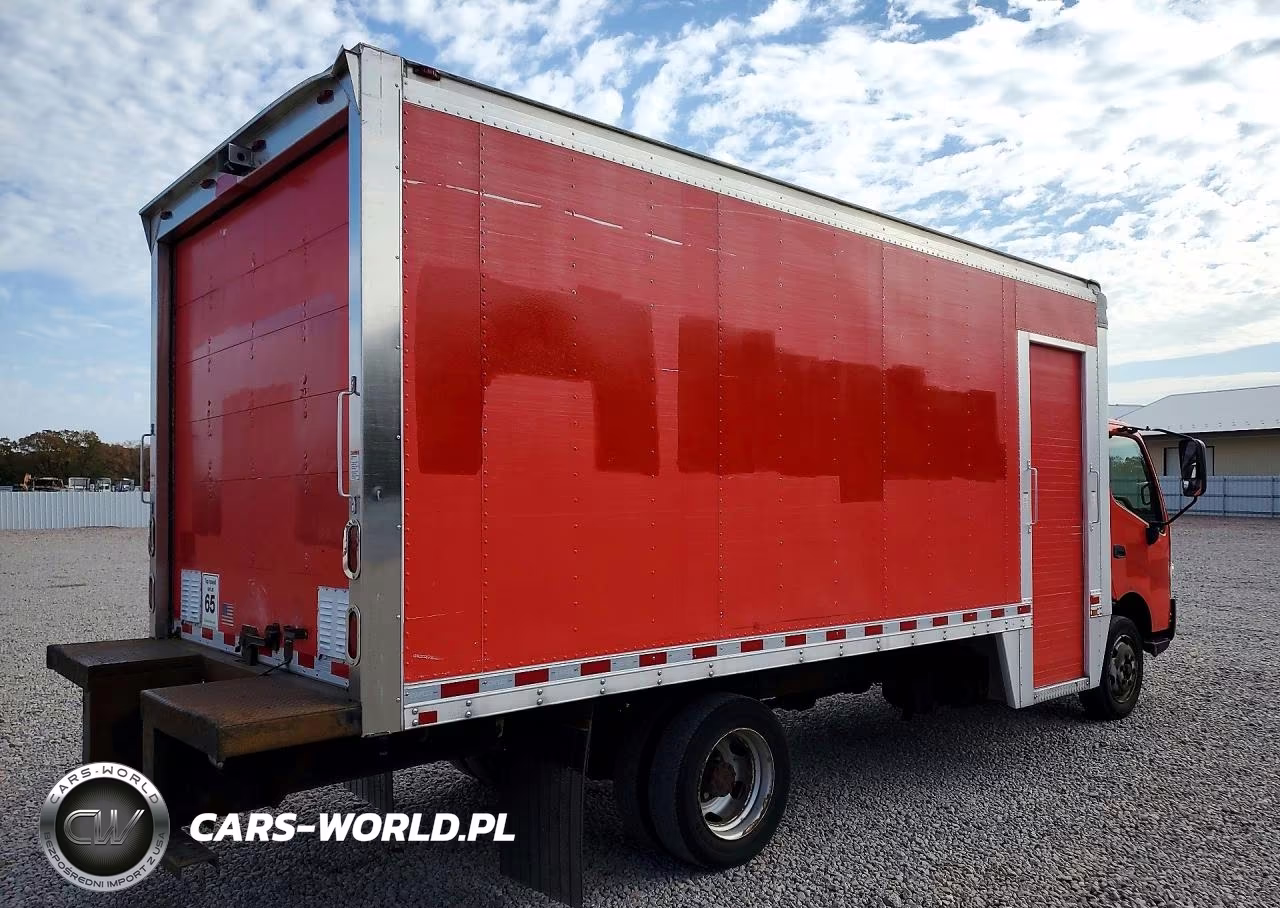 2017 Hino 195 Box Truck VIN:JHHSDM2H8HK005726 - 3
