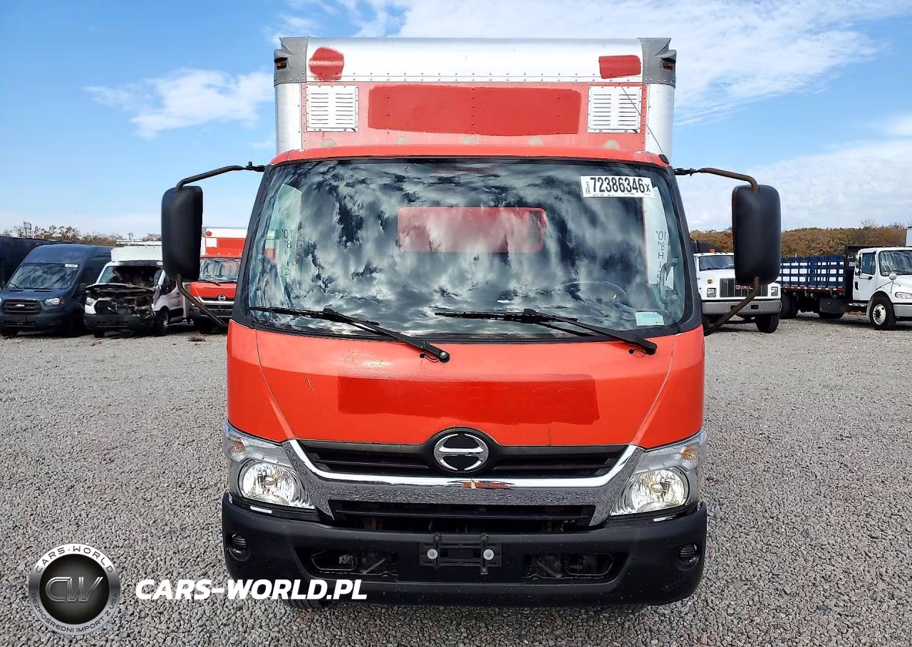 2017 Hino 195 Box Truck VIN:JHHSDM2H8HK005726 - 5