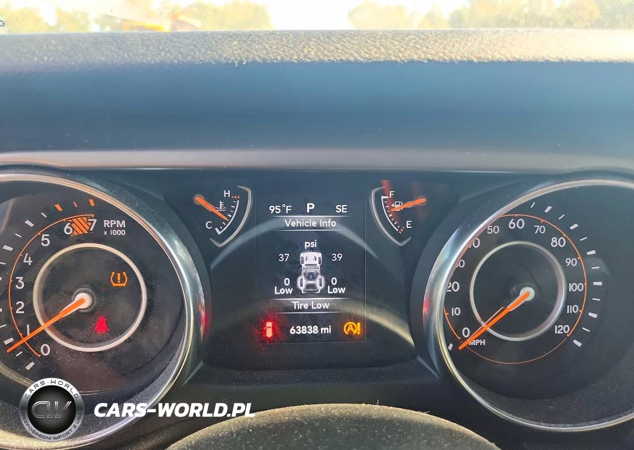 2018 Jeep Wrangler Unlimited Sport VIN:1C4HJXDN5JW332514 - 9