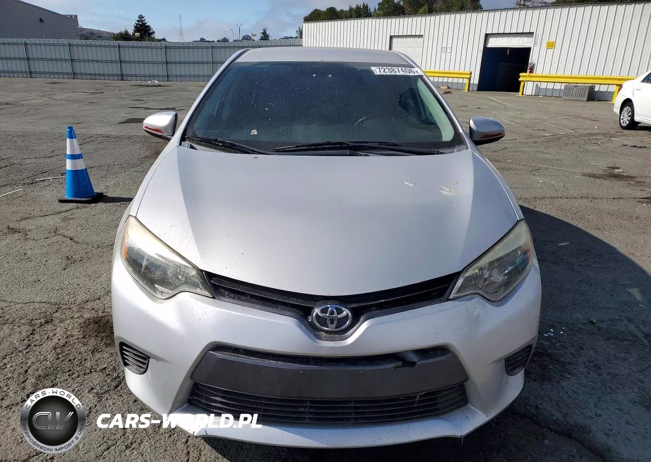2015 Toyota Corolla Le VIN:5YFBURHE3FP348911 - 5