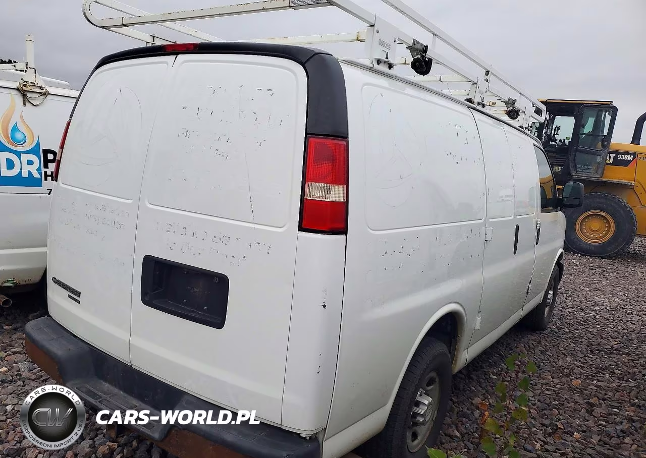 2014 Chevrolet Express G2500 VIN:1GCWGFCG6E1198151 - 3