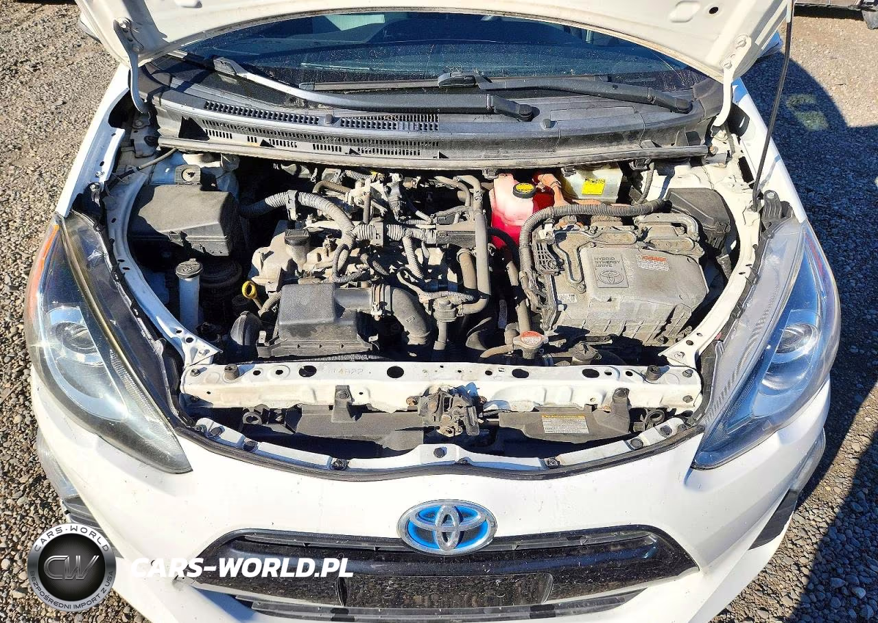 2016 Toyota Prius C Three VIN:JTDKDTB36G1136739 - 11