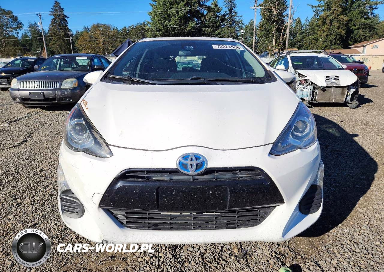 2016 Toyota Prius C Three VIN:JTDKDTB36G1136739 - 5