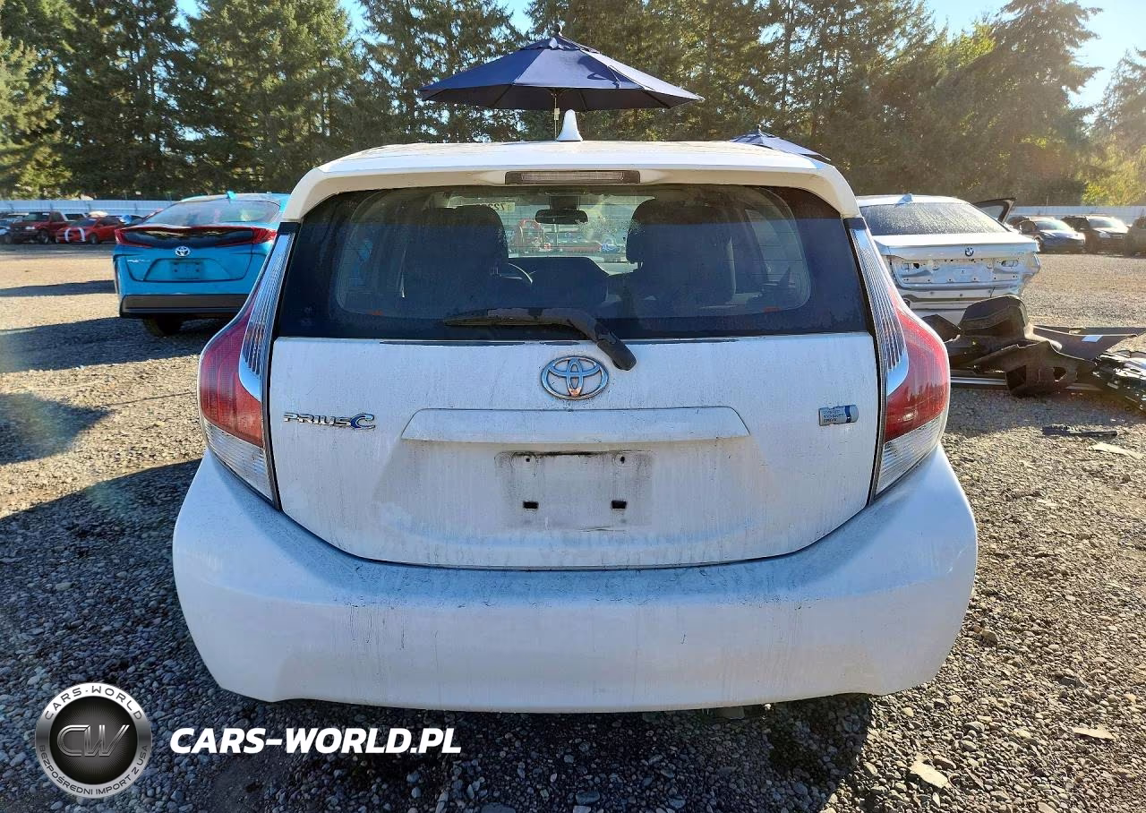 2016 Toyota Prius C Three VIN:JTDKDTB36G1136739 - 6