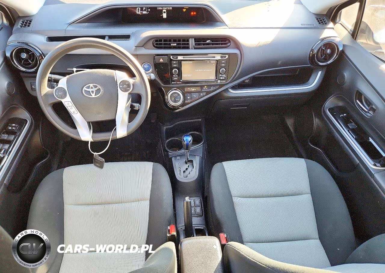 2016 Toyota Prius C Three VIN:JTDKDTB36G1136739 - 8