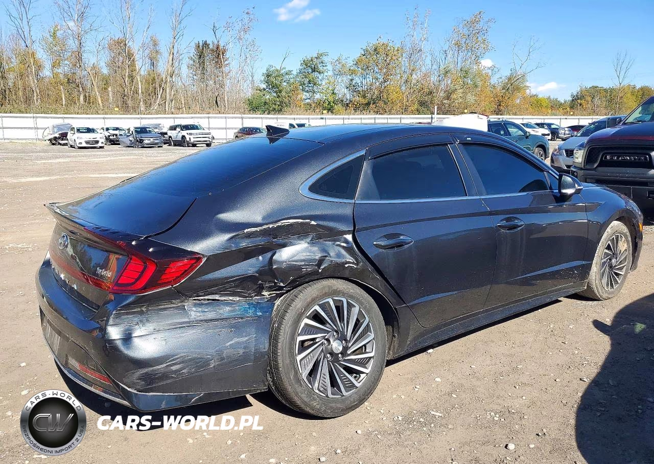 2023 Hyundai Sonata Hybrid Limited VIN:KMHL54JJ5PA070221 - 3