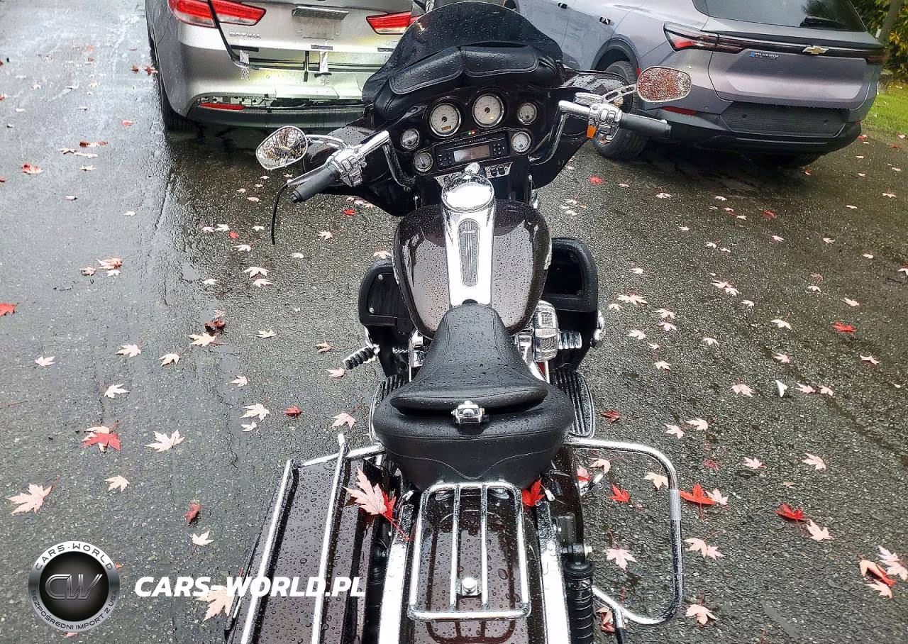2011 Harley-Davidson Flhx VIN:1HD1KBM18BB601868 - 6