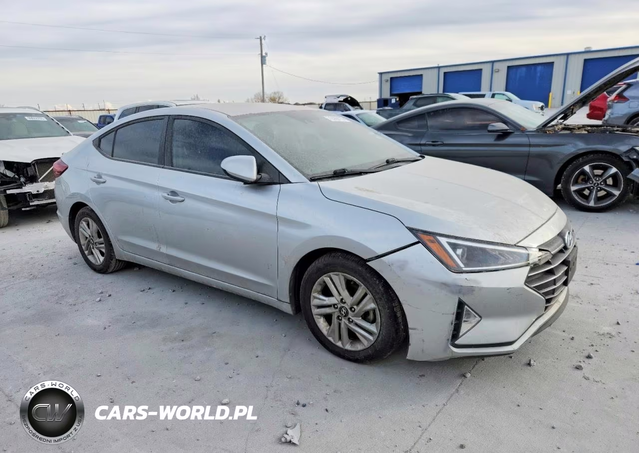 2019 Hyundai Elantra Sel VIN:5NPD84LF9KH415101 - 4