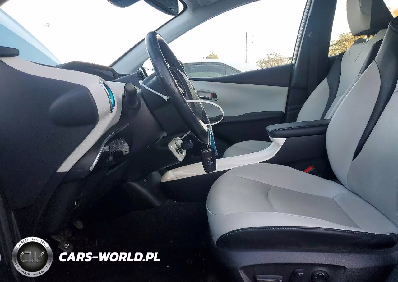 2018 Toyota Prius Prime Advanced VIN:JTDKARFP4J3085892 - 7